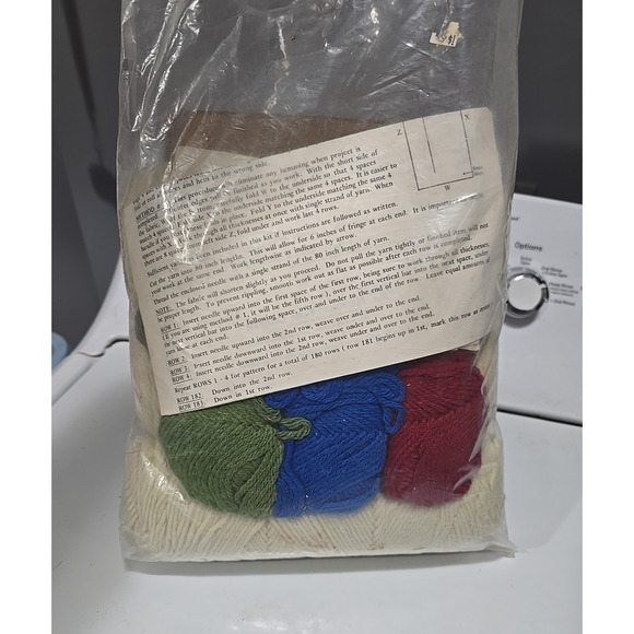 Vtg Lasetta Floral Candlewick Fringe Edge Home Decor Throw Afghan Craft Kit - Picture 4 of 5